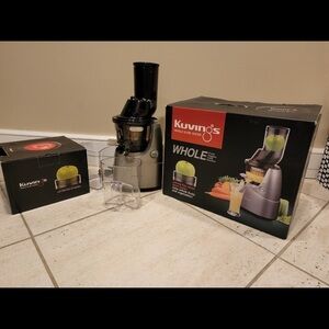 Kuvings Whole Slow Juicer with Accessories - Black and Green